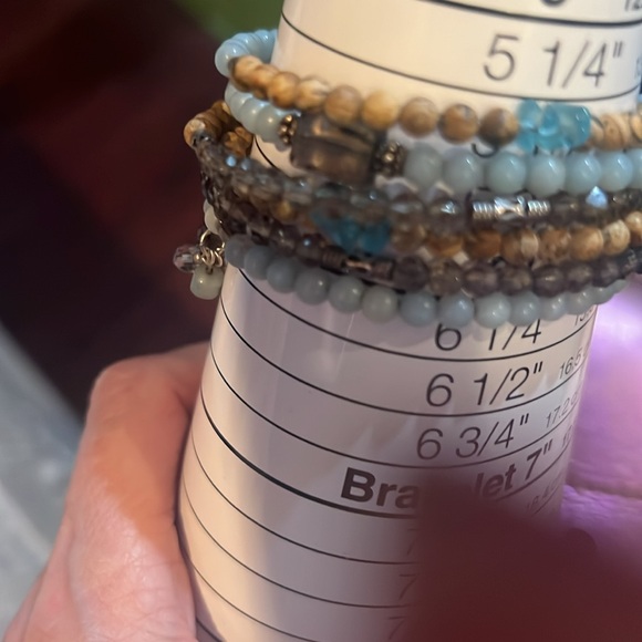 Two vintage 5 1/2” bracelets - will only fit small wrist - Picture 4 of 6